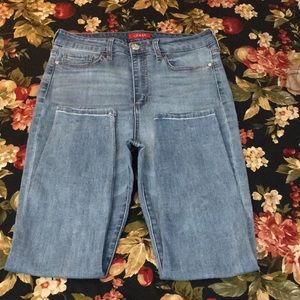 *FINAL SALE PRICE* Guess Stretch Jeans size 30
